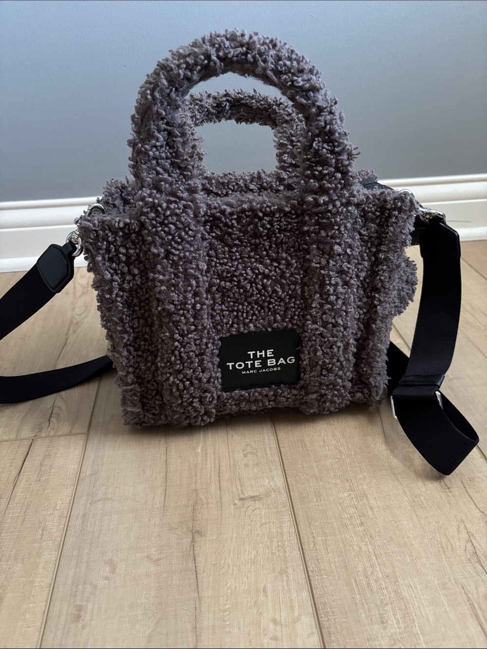 Marc Jacobs The Teddy Small Tote Bag in Grey